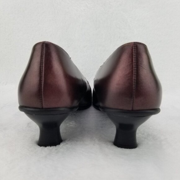 ✅Kenneth Cole Reaction Leather Kitten Heels Womens 8 Flower Accent Red/Black - Picture 7 of 10